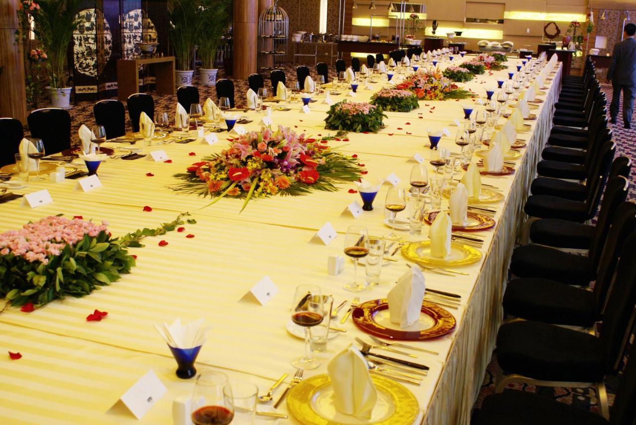Holiday Inn Binhai Tianjin Exteriör bild