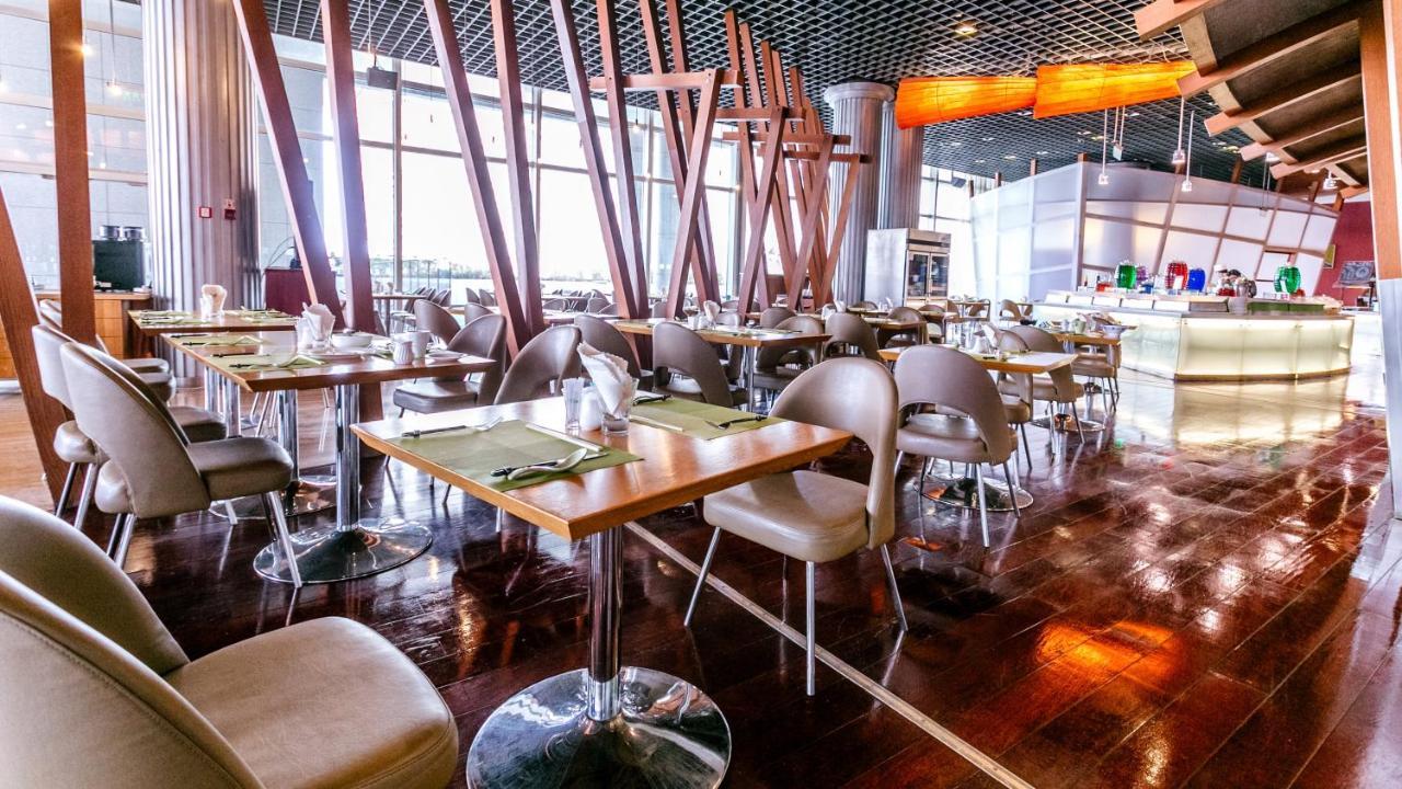 Holiday Inn Binhai Tianjin Exteriör bild