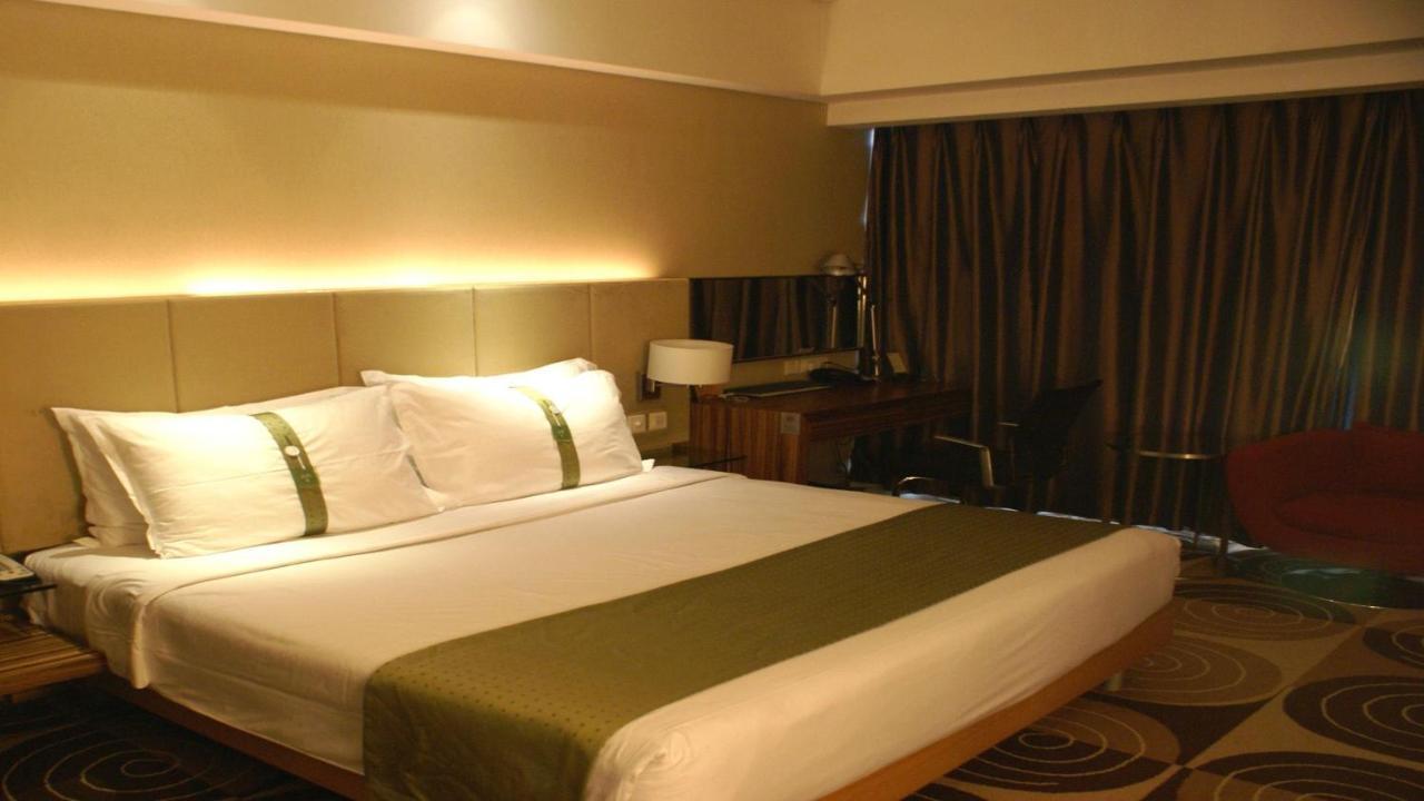 Holiday Inn Binhai Tianjin Exteriör bild