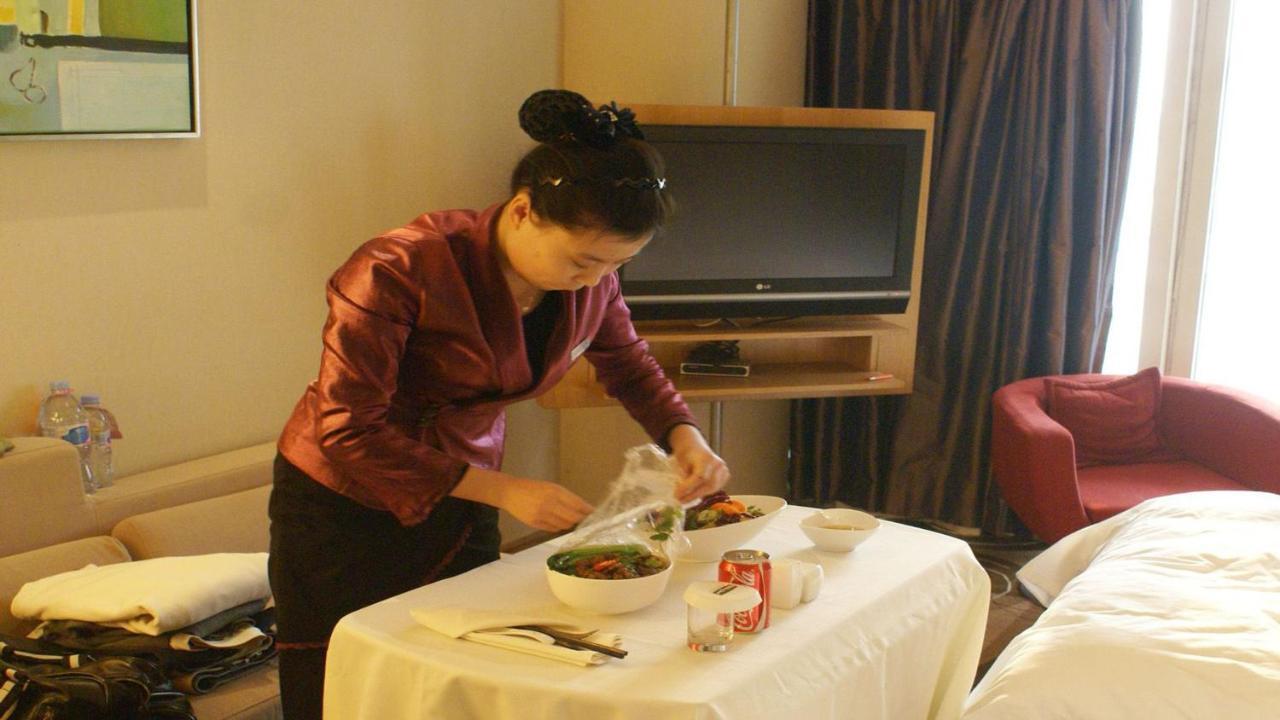 Holiday Inn Binhai Tianjin Exteriör bild