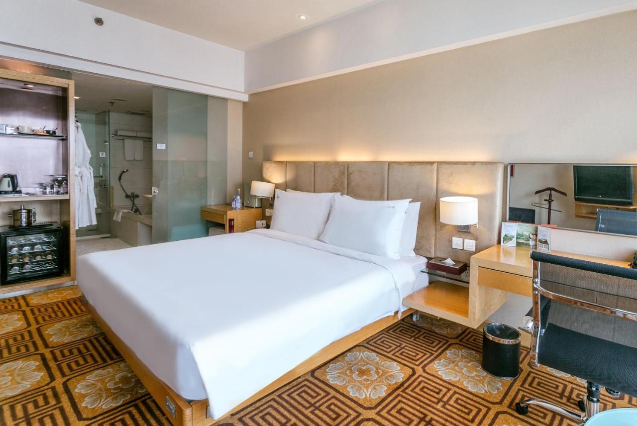 Holiday Inn Binhai Tianjin Exteriör bild