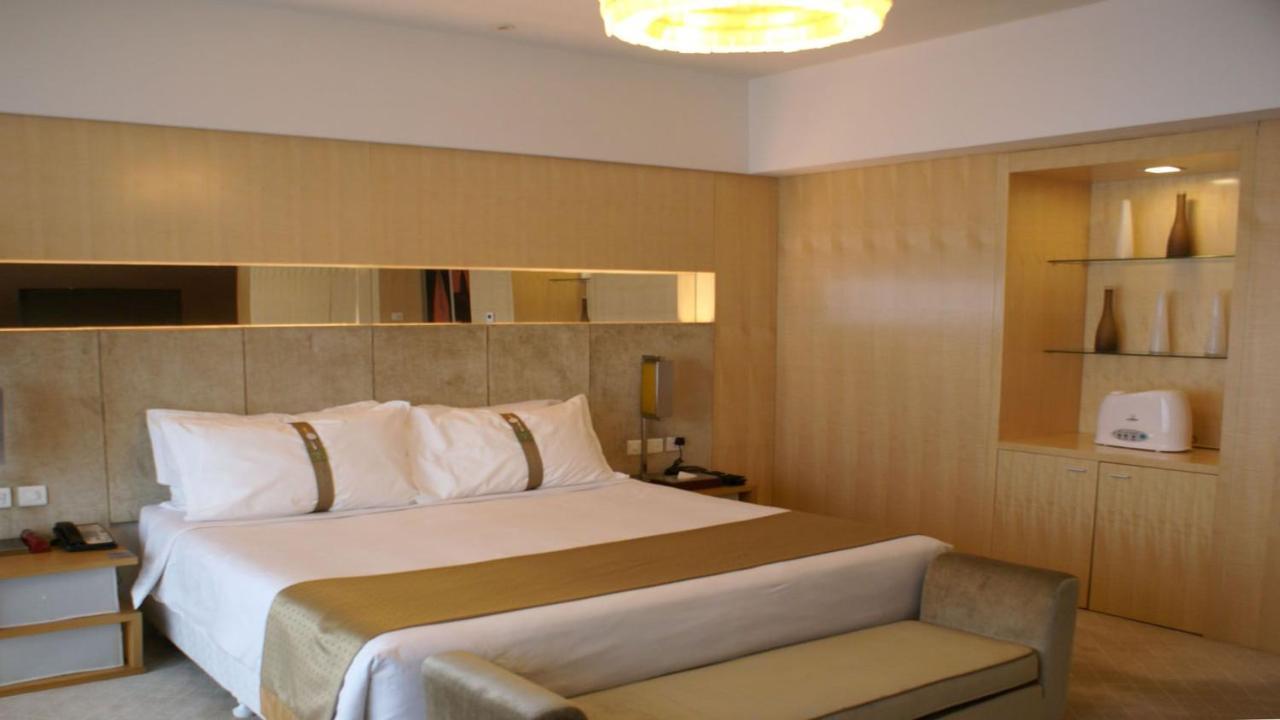 Holiday Inn Binhai Tianjin Exteriör bild